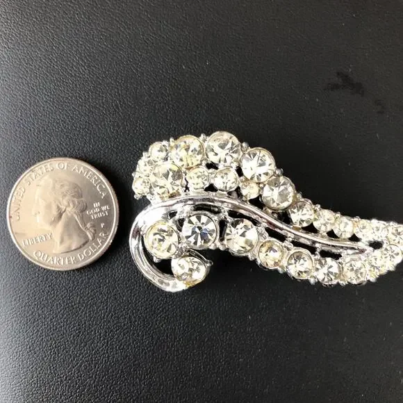 Vintage Rhinestone Leaf Brooch Pin - Picture 3 of 5